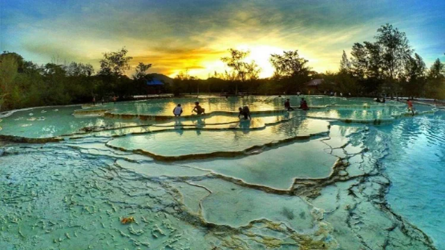 Menyelami Keindahan Pemandian Alami Wawolesea